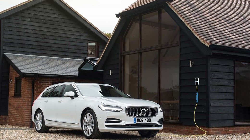 Best Hybrid Cars 2019 Uk The Top Phevs And Plug Ins On Car Volvo V90 T8 Twin Engine Hybrid
