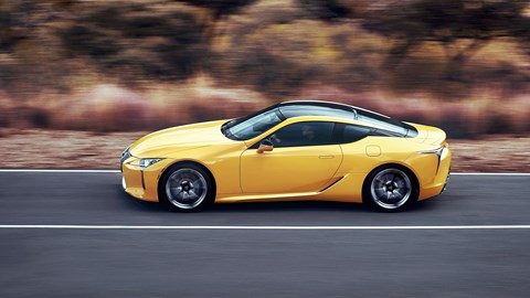 लेकà¥à¤¸à¤¸ LC500h हाइबà¥à¤°à¤¿à¤¡