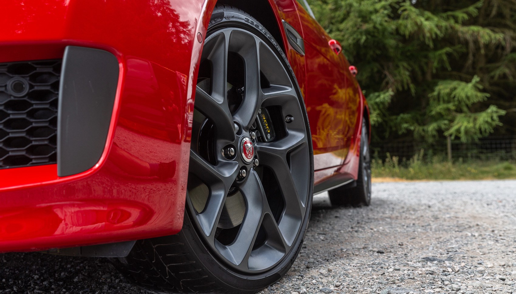 Jaguar XE 300 sport wheel