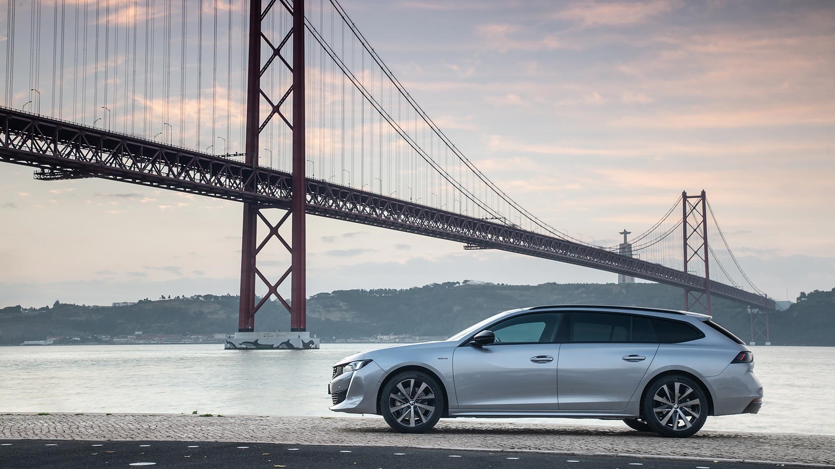 Peugeot 508 SW side profile Peugeot 508 SW side profile