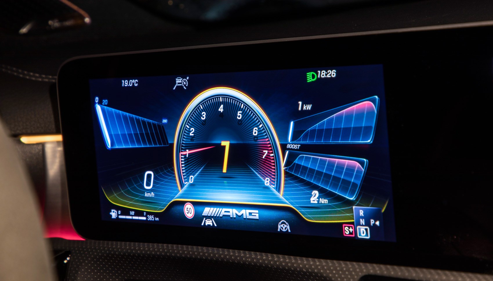 Mercedes-AMG A35 instrument screens