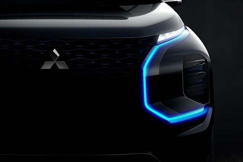 Mitsubishi Engelberg Tourer Concept: distinctive front lighting graphics