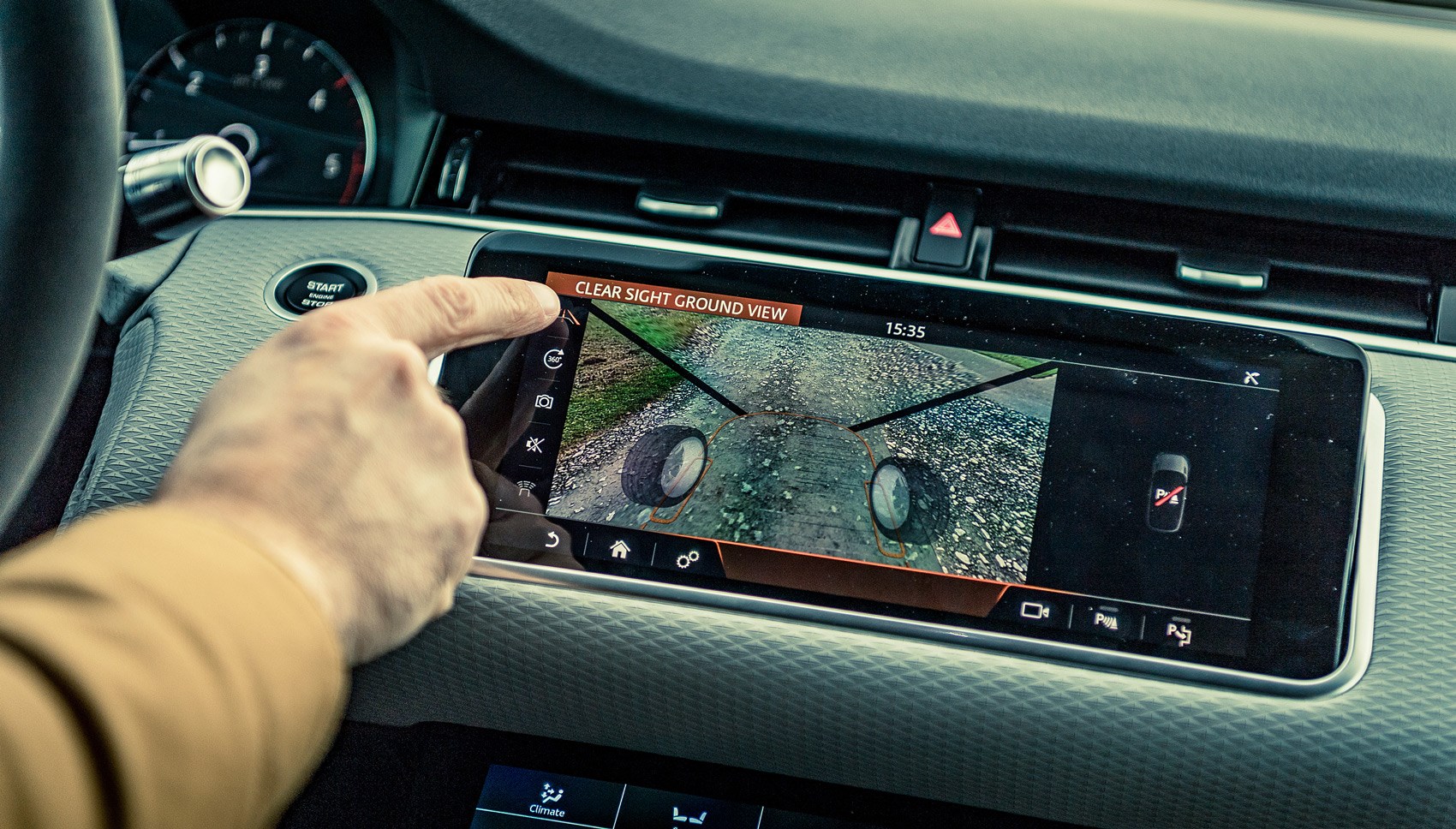 Range Rover Clearsight camera