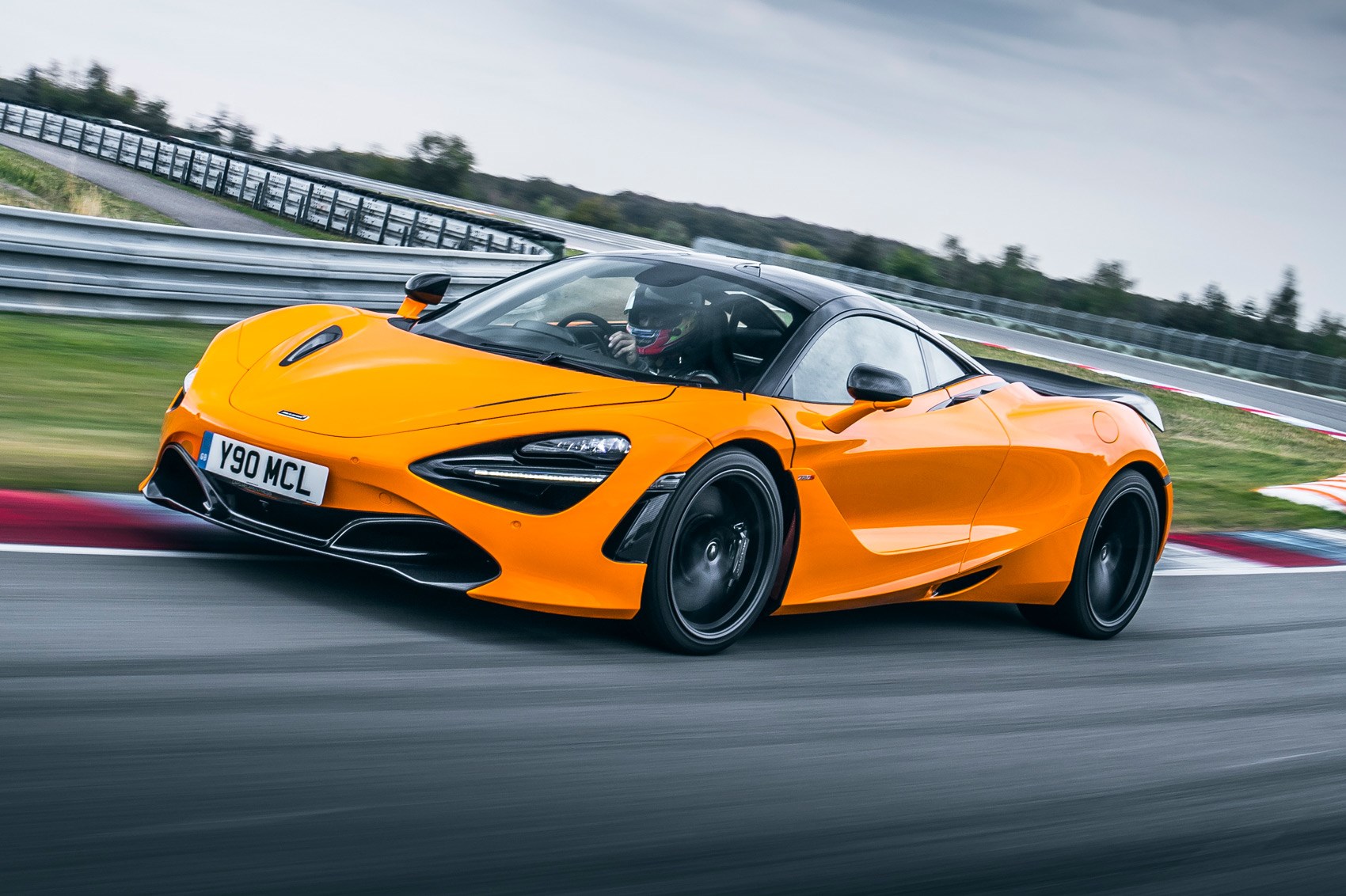 MCLAREN 720s розовая