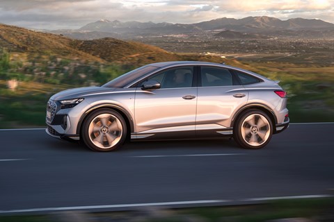 q4 etron sportback side pan