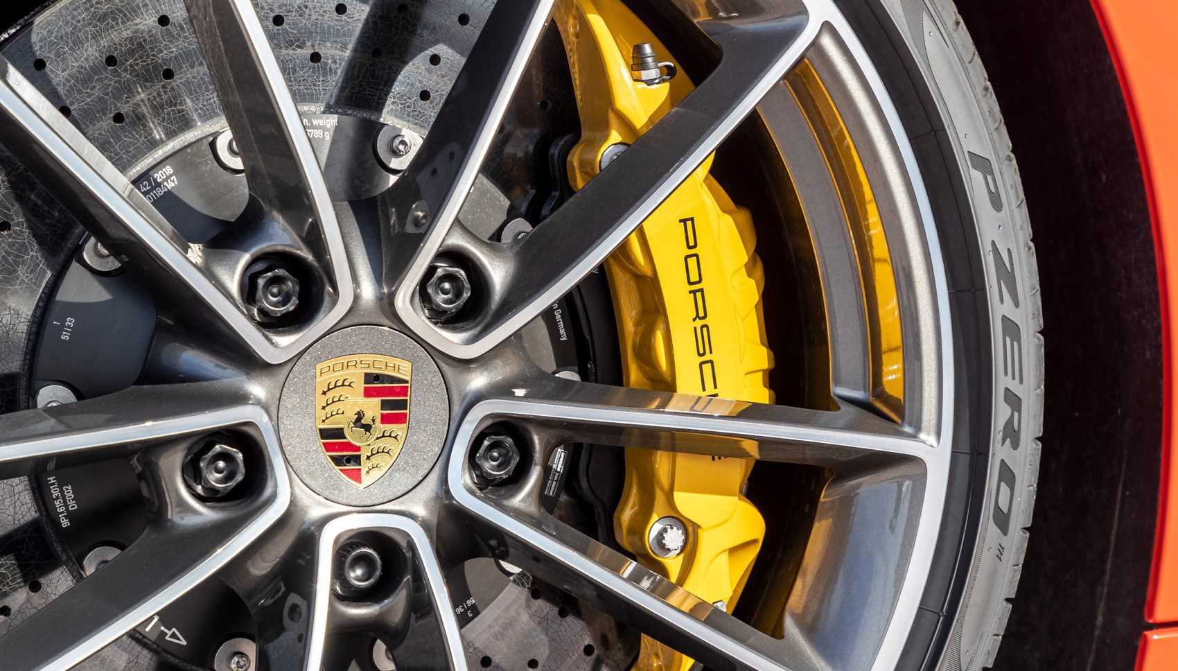 Porsche 911 Cabriolet 992 wheel