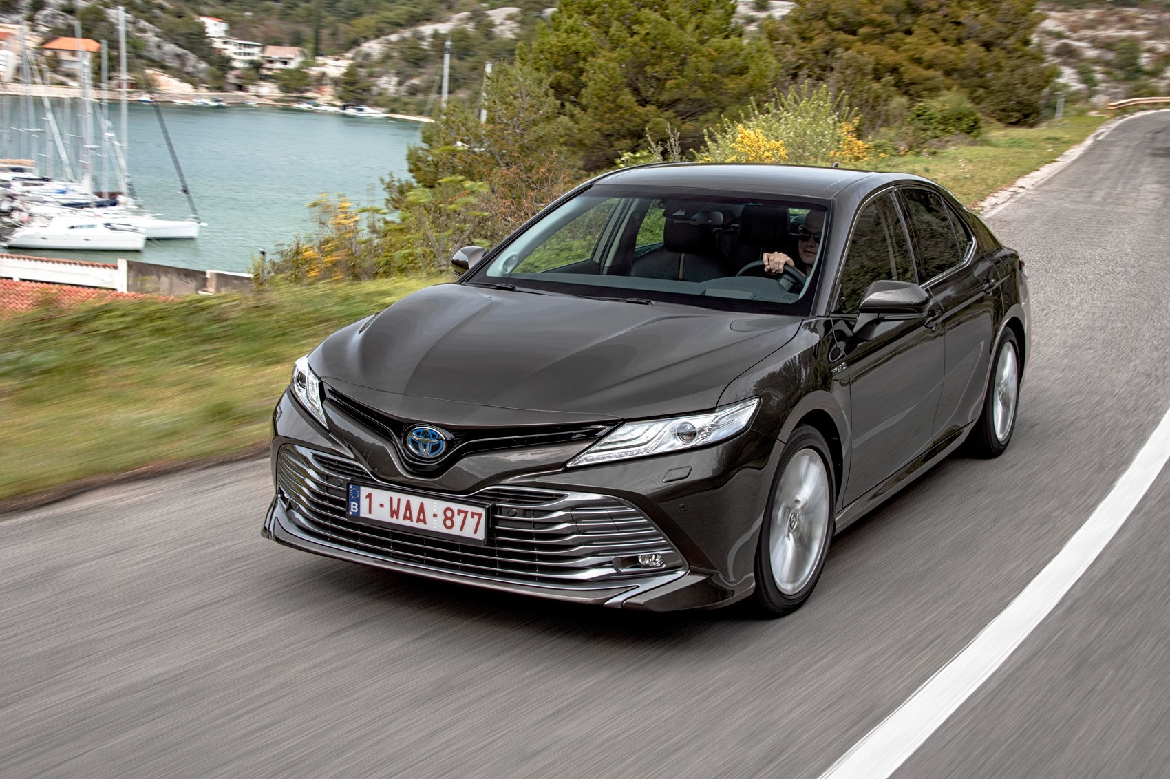 Toyota Camry Saloon (2020) Review | CAR Magazine