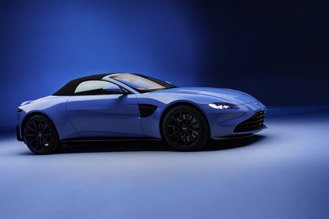 Aston Martin Vantage Roadster roof up