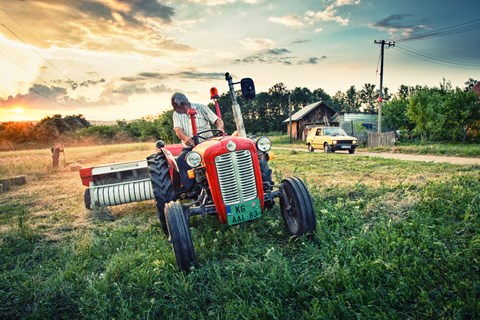 Yugo adventure tractor