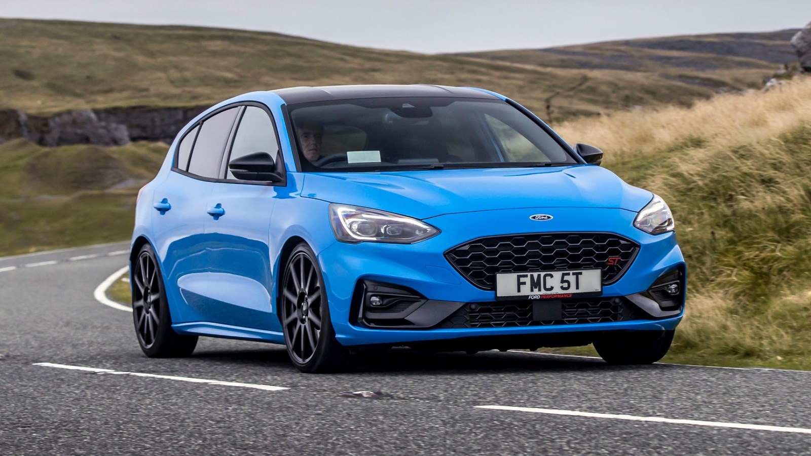 Bestrooi Ontbering ziel Ford Focus ST review: petrol, diesel, hatch and estate driven | CAR Magazine