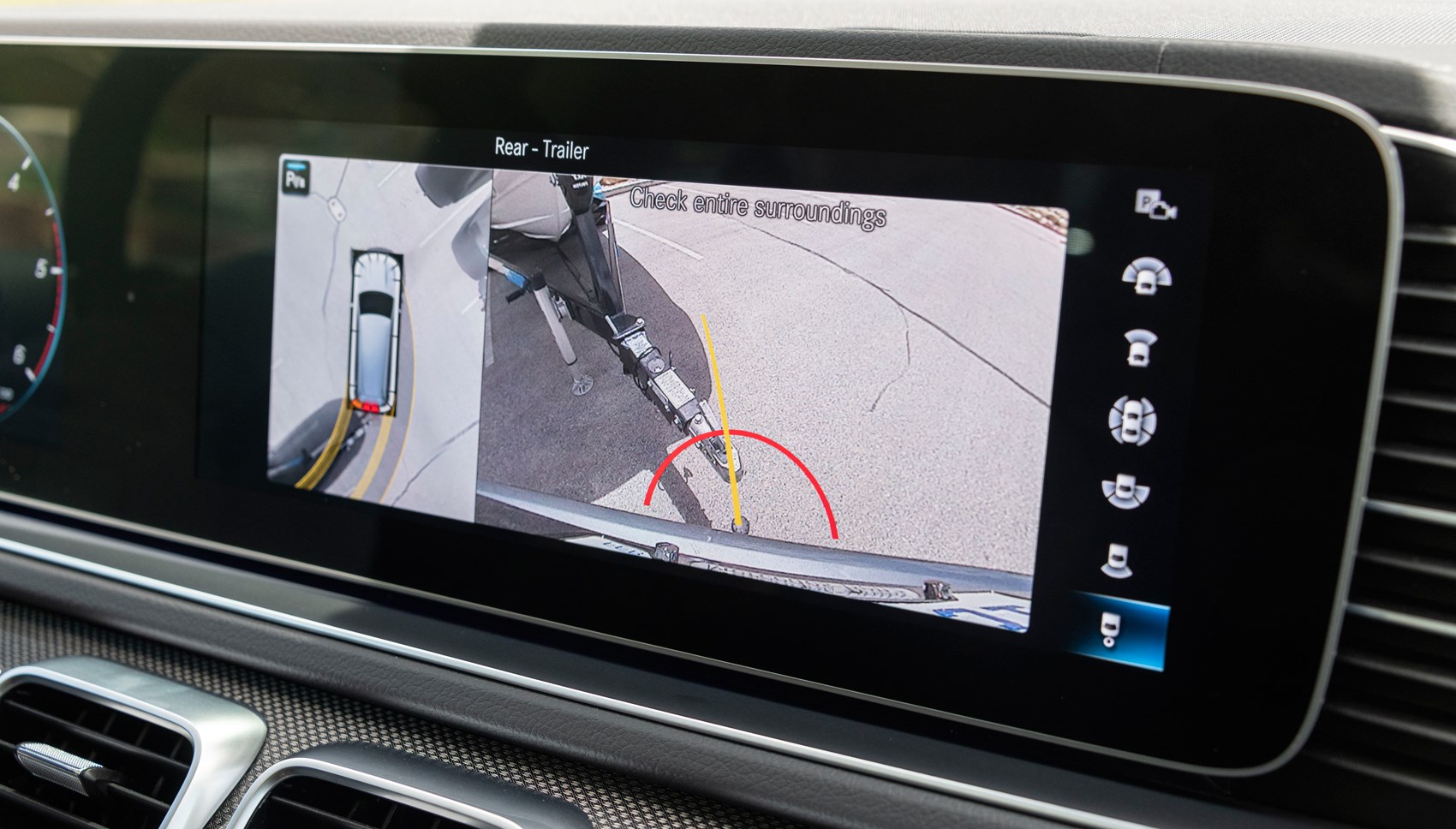 Mercedes GLS trailer cam