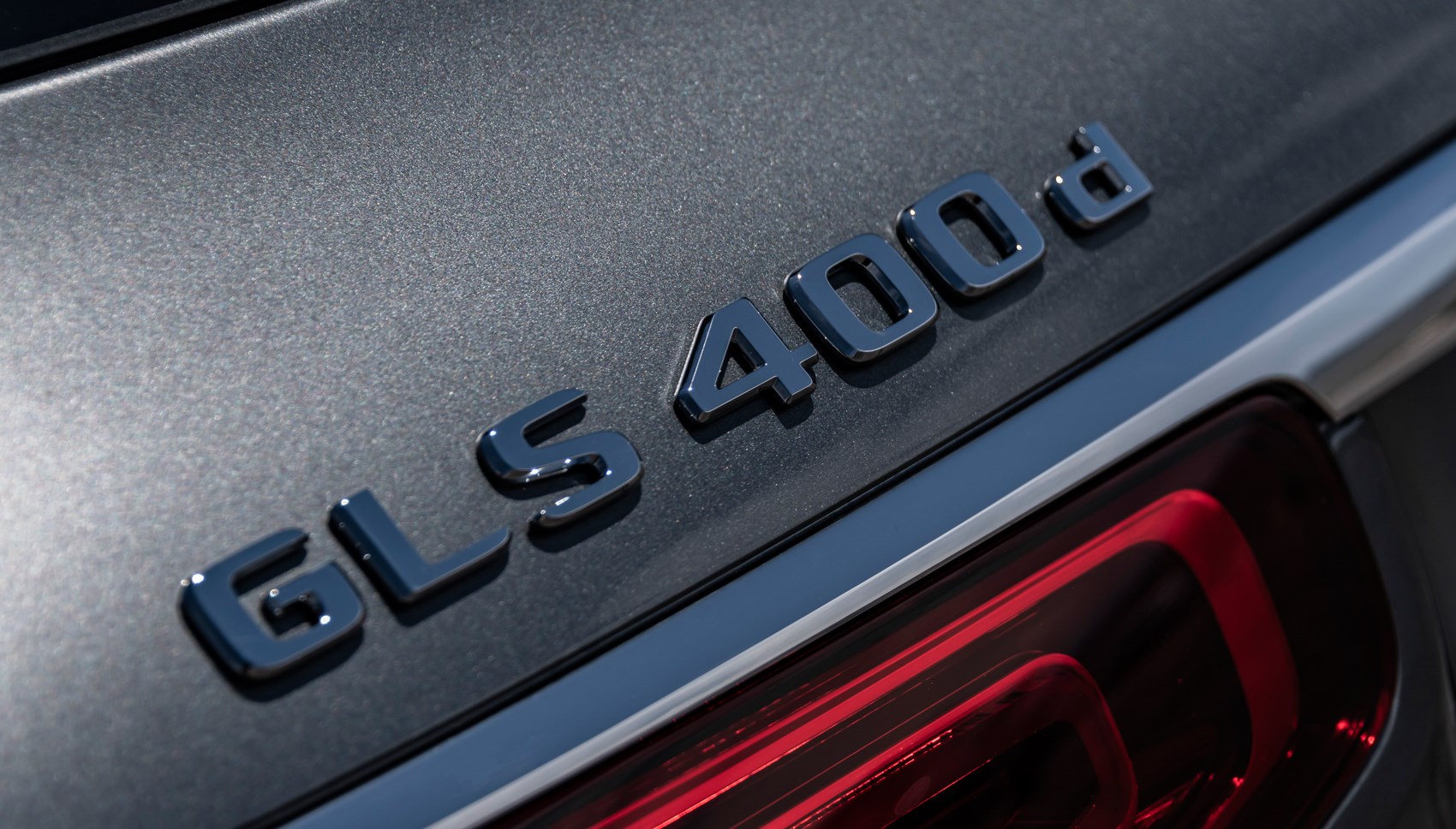 Mercedes GLS 400d badge