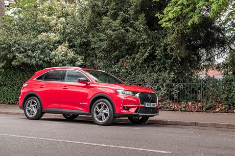 DS 7 Crossback front quarter