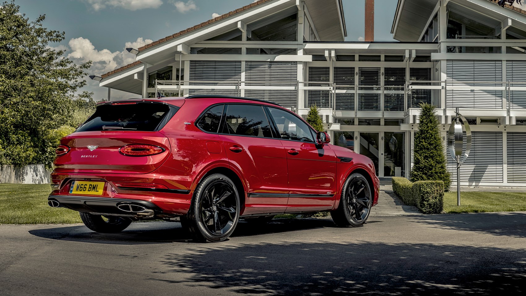 bentayga hybrid rear static