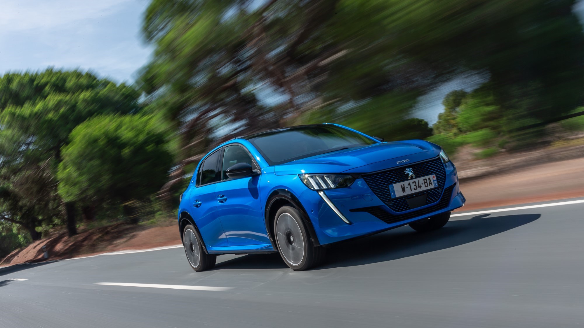 Peugeot e-208 - front tracking Peugeot e-208 - front tracking