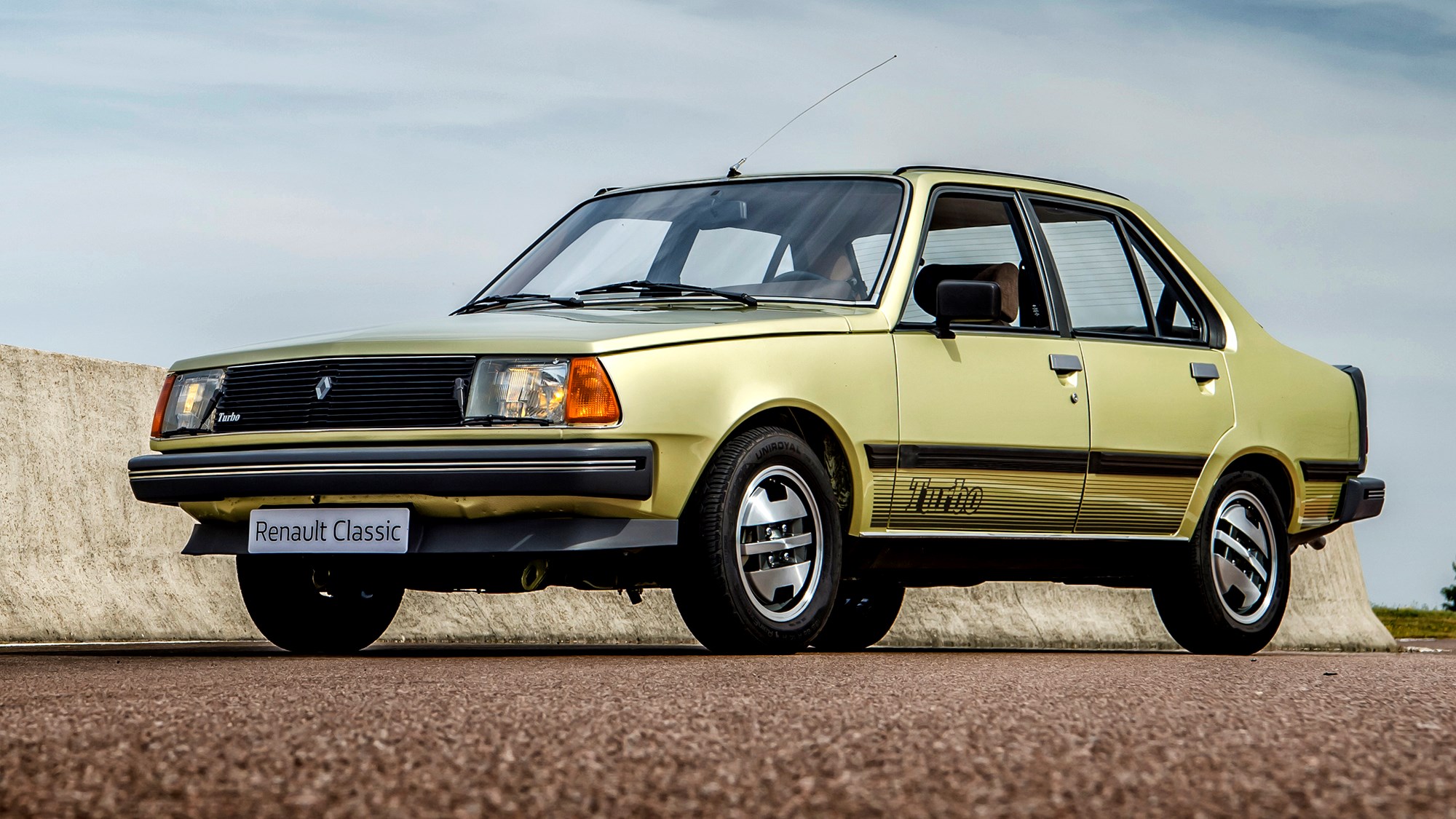 Driving The Classics Renault 18 Turbo Review Car Magazine