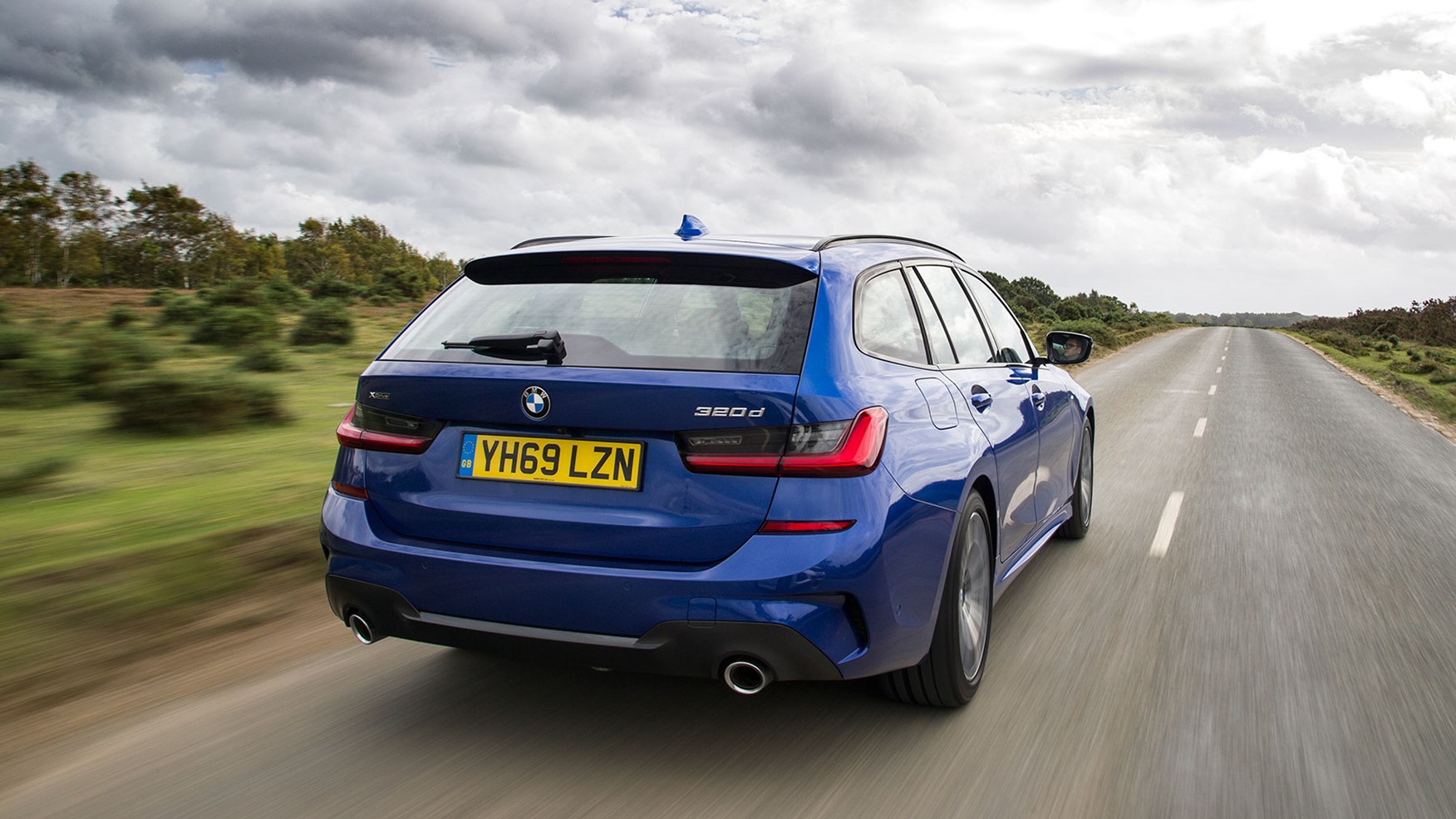 New Bmw 3 Series Touring Review 3d And 330d Estates Driven In Uk Car Magazine