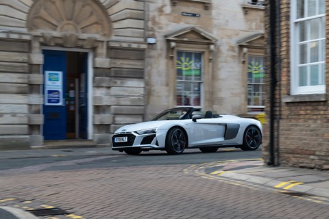 Audi R8 city cornering