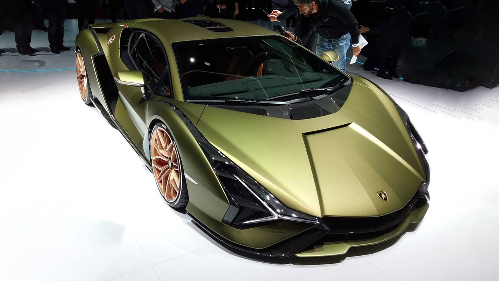 New Lamborghini Sian: First hybrid Lambo revealed at ...