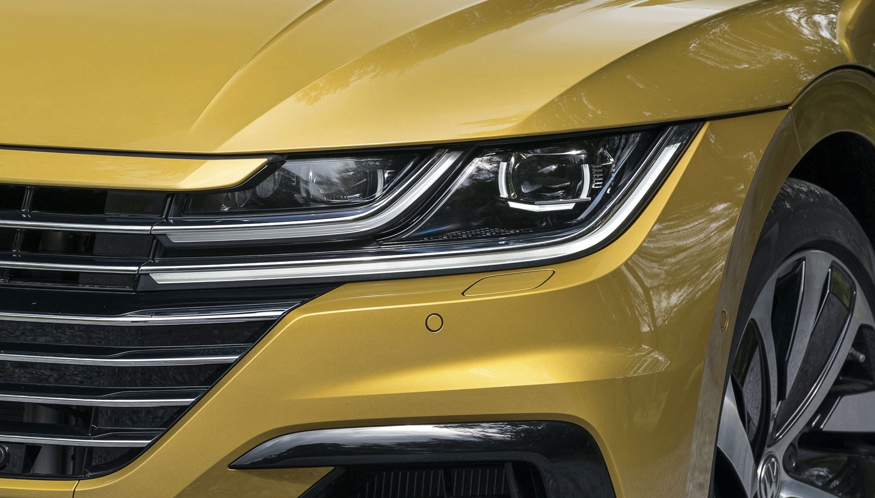 VW Arteon headlight