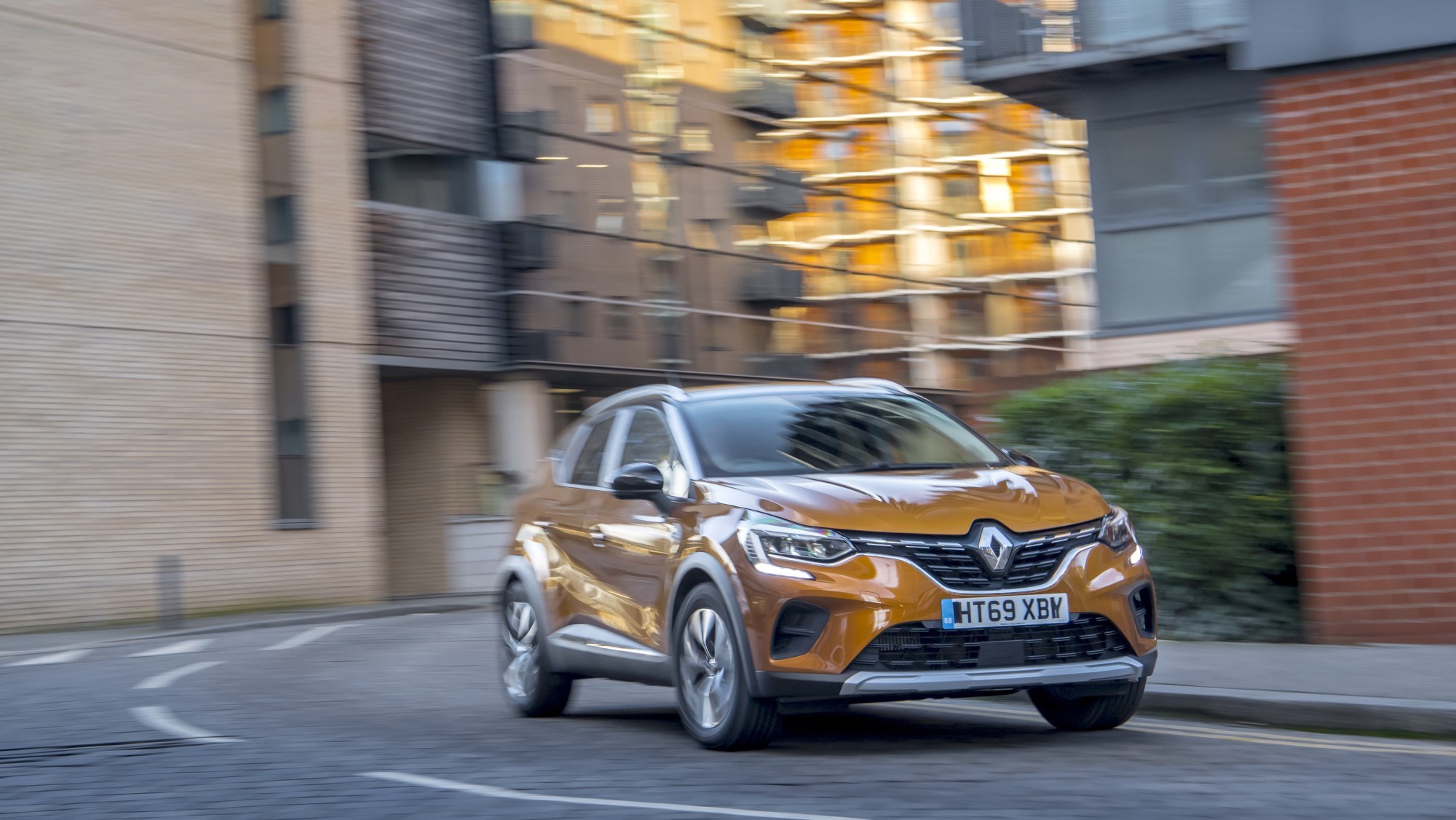 2020 Renault Captur front cornering 2020 Renault Captur front cornering