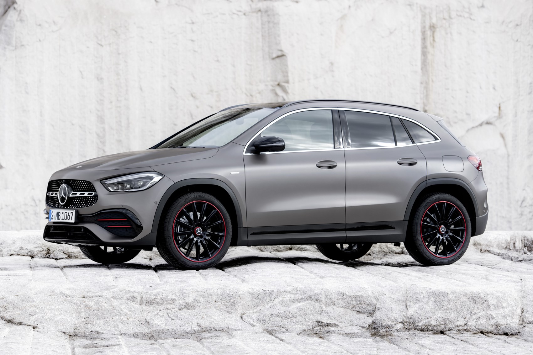 Mercedes Gla And Amg Gla 45 Price Specs Pictures And More Car