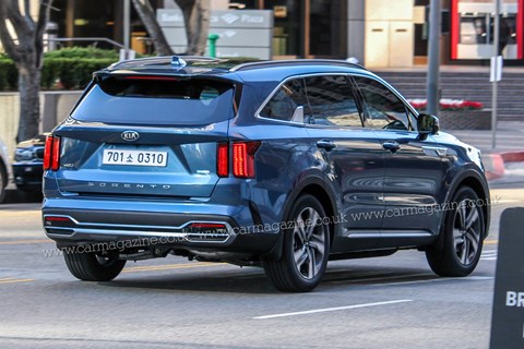 Kia Sorento spy shot rear