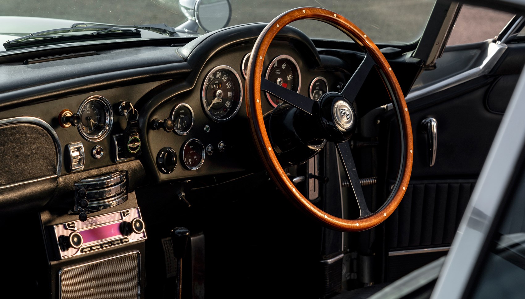 Aston DB5 interior