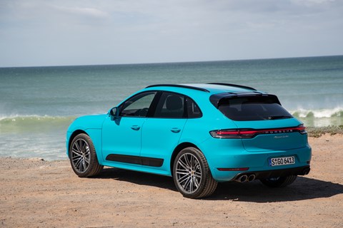 Macan rear quarter