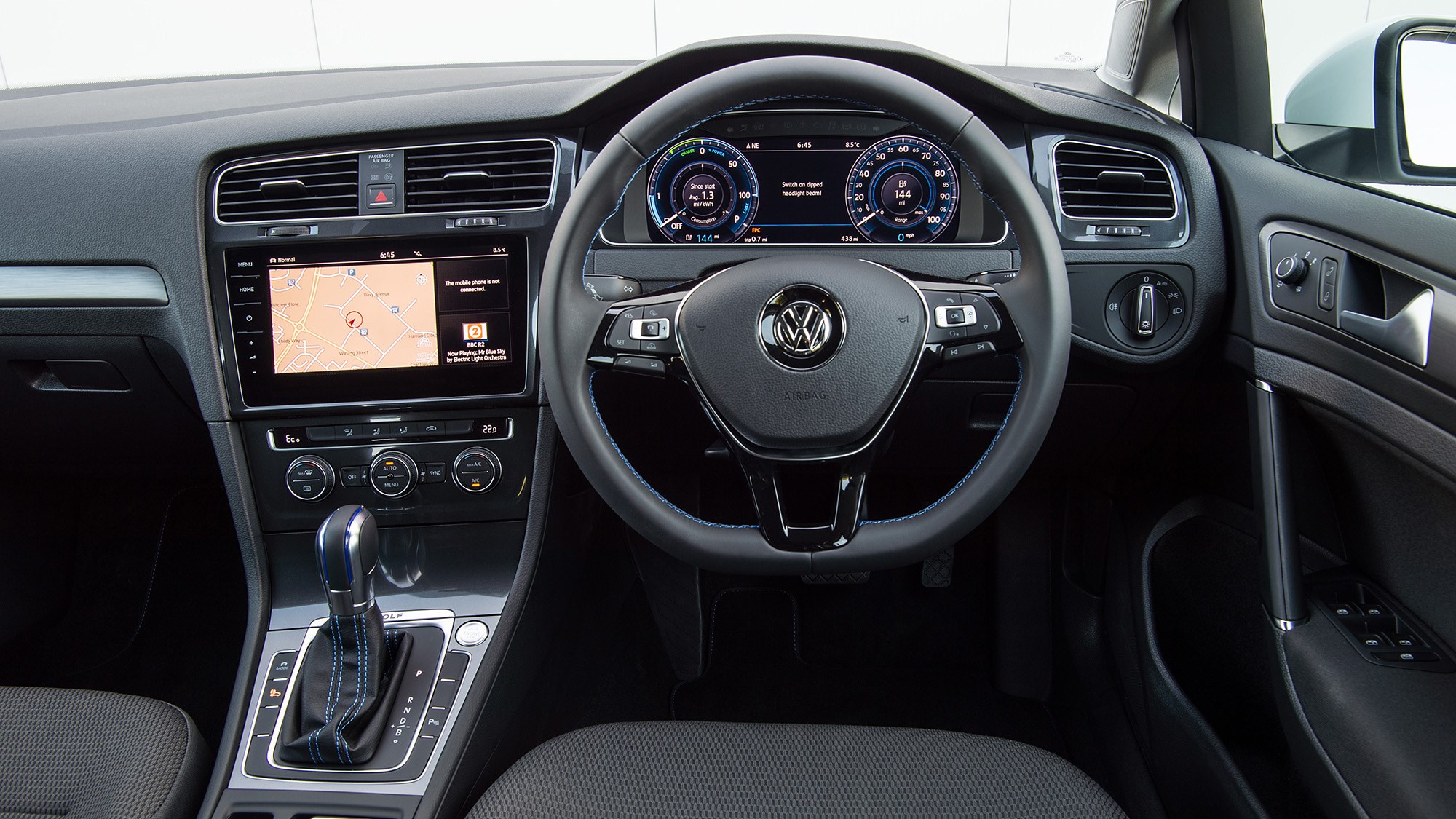 Volkswagen e-Golf интерьер