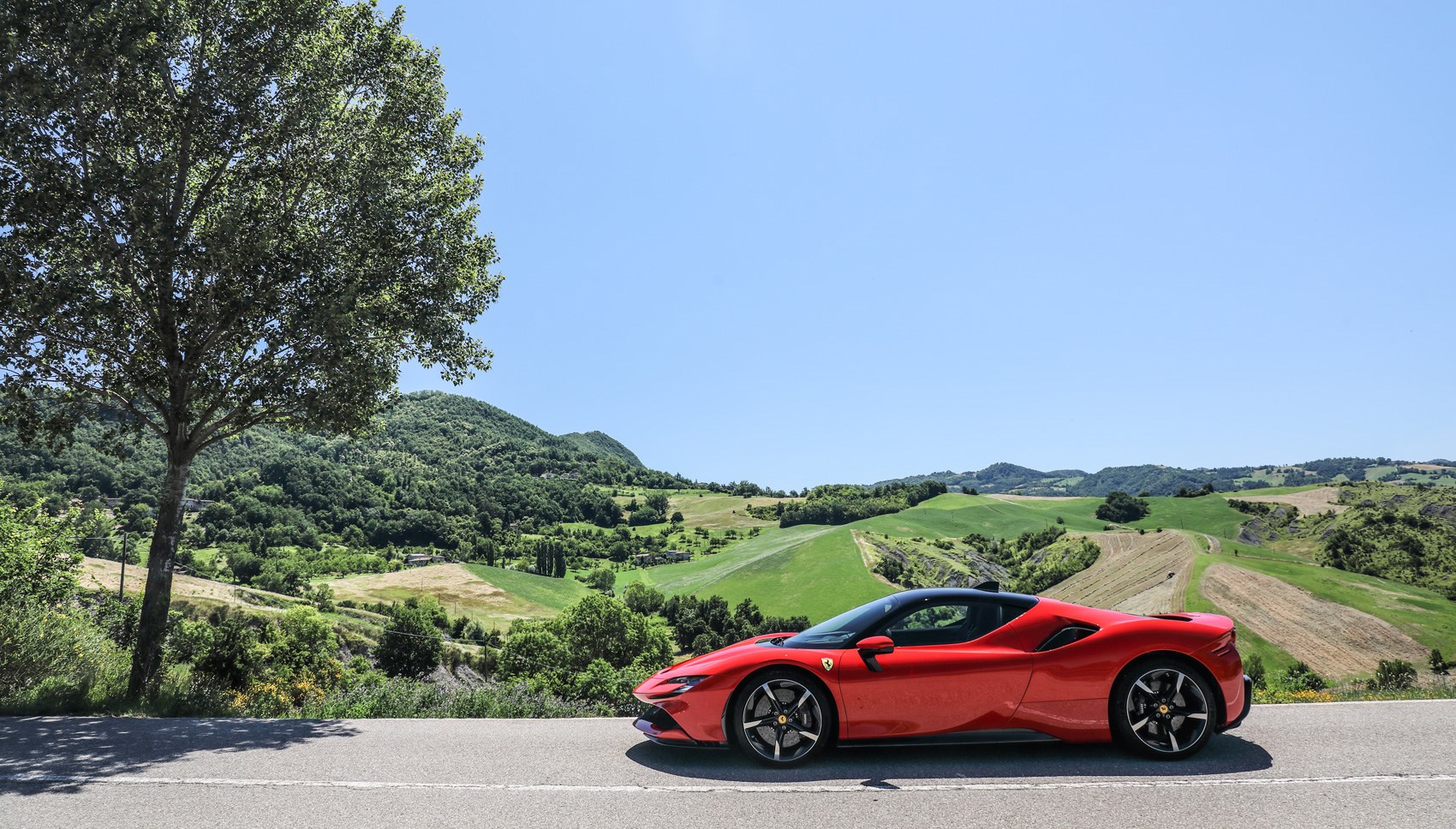 ferrari sf90 stradale 2020 review an electrifying performance car magazine ferrari sf90 stradale 2020 review an