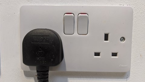 3 pin socket car adaptor