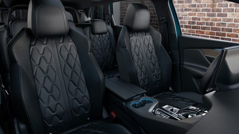 2020 Peugeot 5008 interior