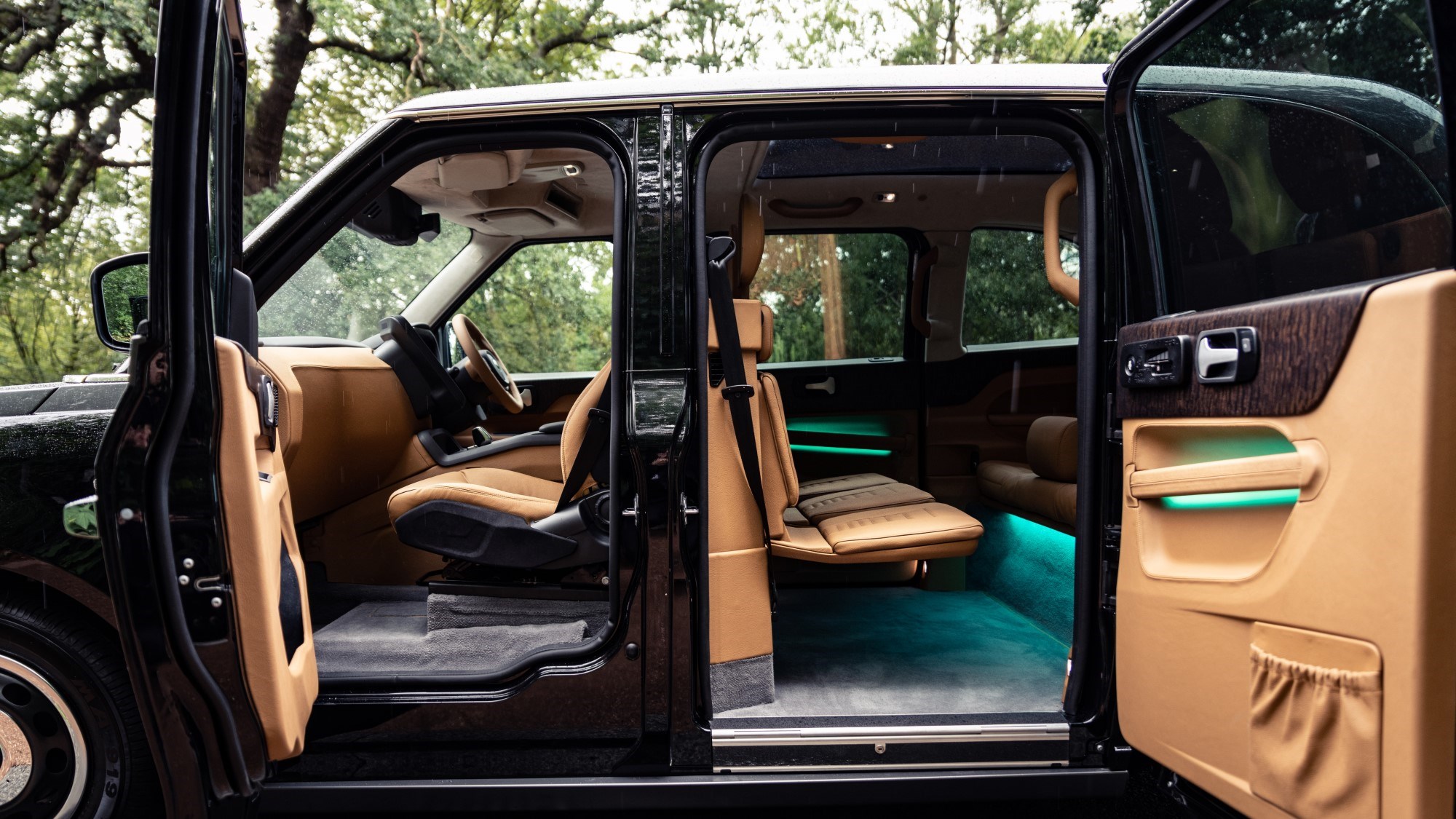 A black cab with a difference: Sutton VIP Class LEVC TX introduced