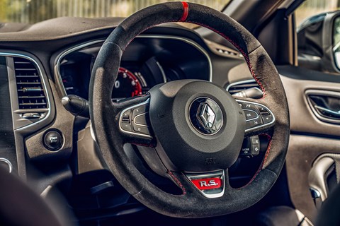 Renault Megane RS Trophy R inside