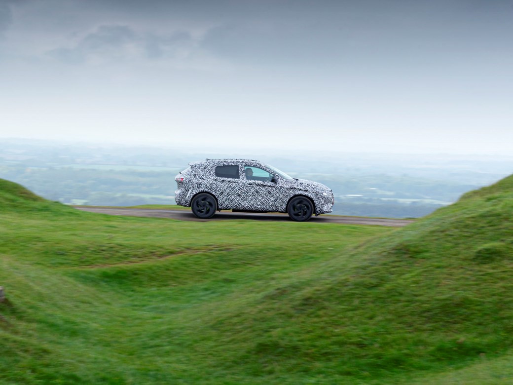 2021 Nissan Qashqai side camouflage