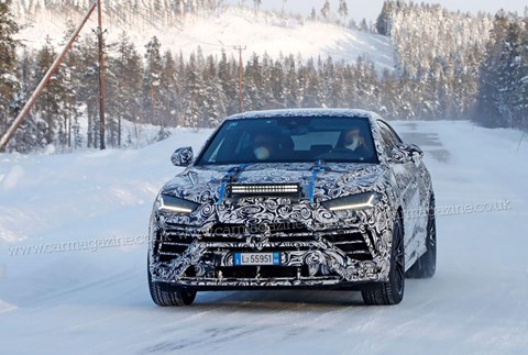 Facelift Lamborghini Urus snapped testing