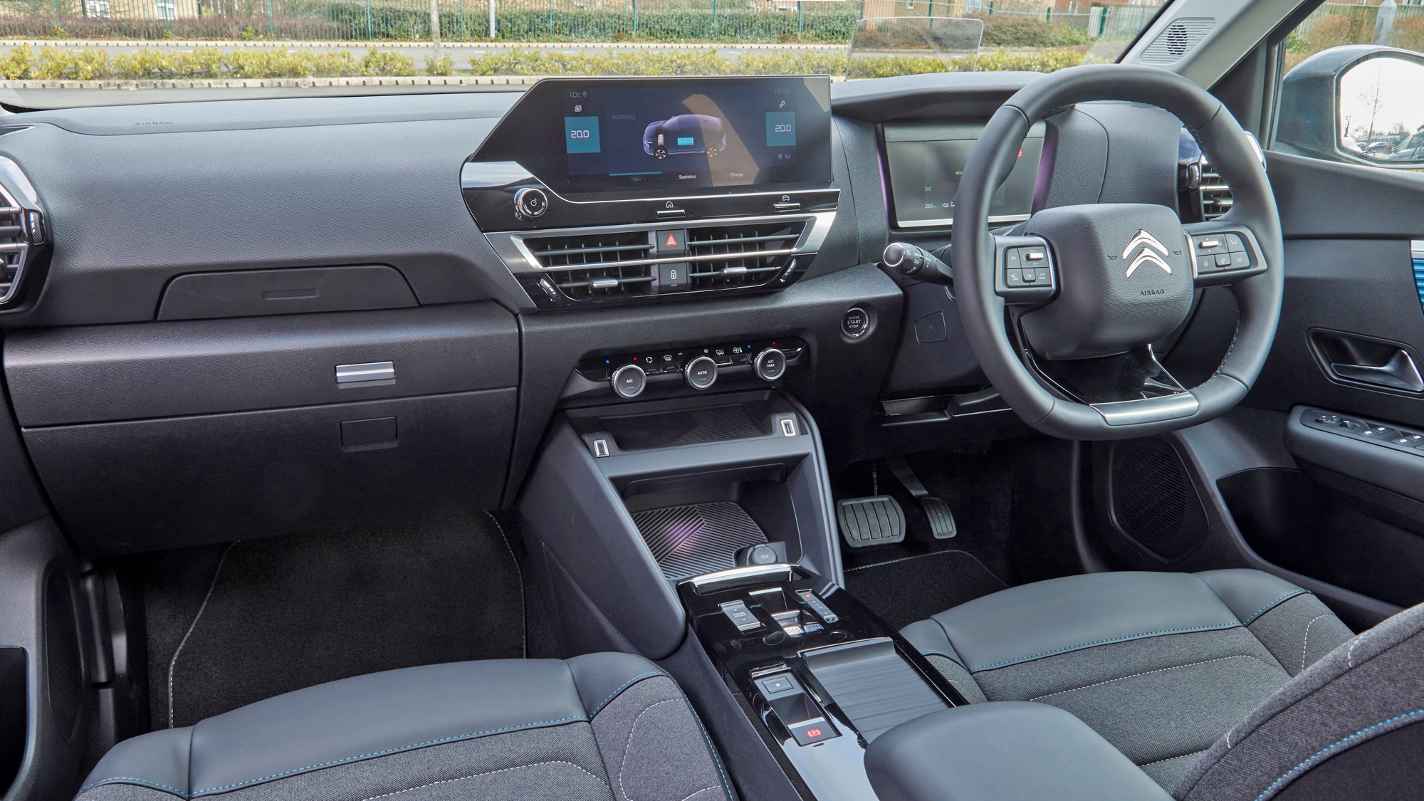 Grey 2021 Citroen e-C4 dashboard Grey 2021 Citroen e-C4 dashboard