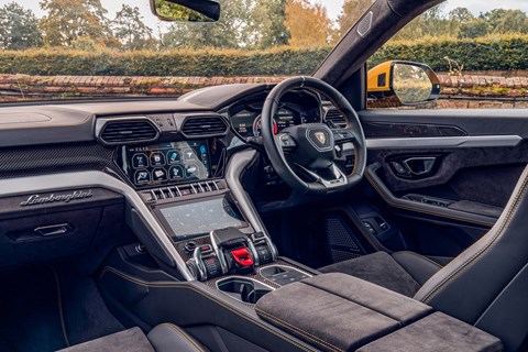 Urus interior