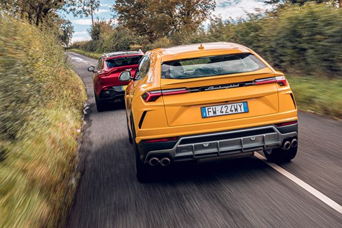 Urus chase