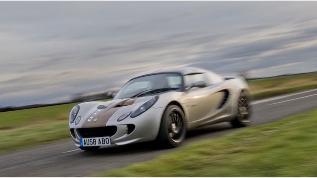 https://car-images.bauersecure.com/upload/11577/images/1040x585/01lotusecoelisedrive.jpg?mode=pad
