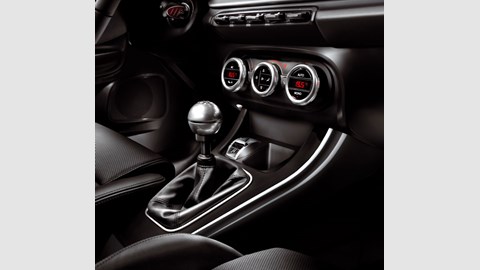 Alfa Romeo Giulietta 1 4 Tb 170 2010 Review Car Magazine