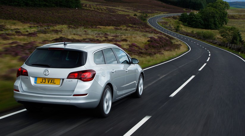 Vauxhall Astra Sports Tourer 1 4t 11 Review Car Magazine