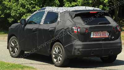 Nissan Qashqai (2014) first spy shots of new family crossover