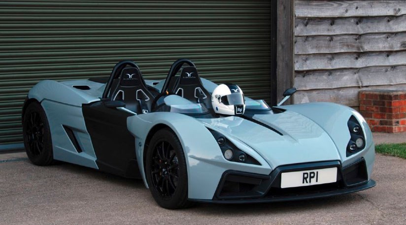 The New 2018 Aston Martin Vantage Revealed In Pictures Car Magazine A First Look At The New Elemental Rp1