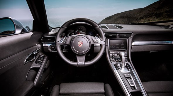 Porsche 911 cabin: a masterpiece of evolution