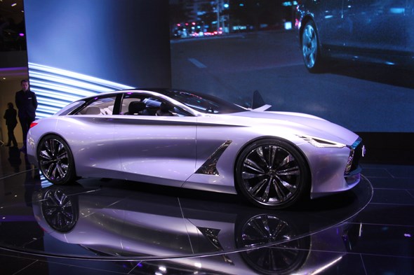 Infiniti Q80 at Paris motor show