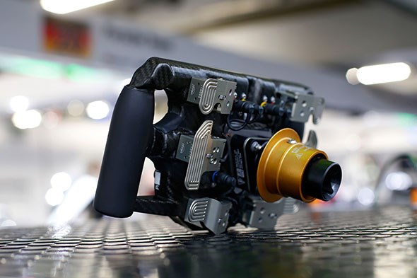 Porsche Le Mans Racer S Steering Wheel How It Works Car Magazine Porsche 919 Steering Wheel Paddles