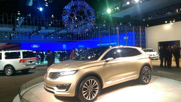 Lincoln stand LA auto show 2