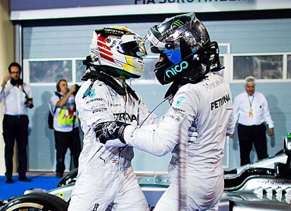 Lewis & Nico in mega Bahrain scrap
